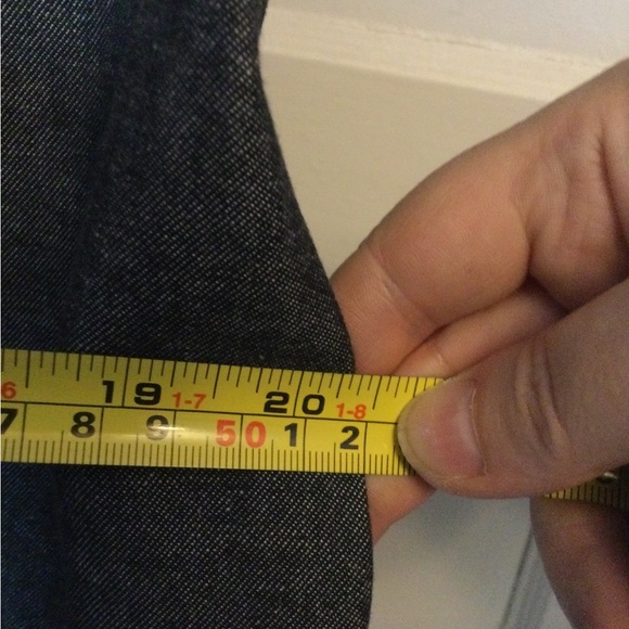 Cute stretchy dark denim Banana Republic dress with a flouncy hem - Picture 6 of 7